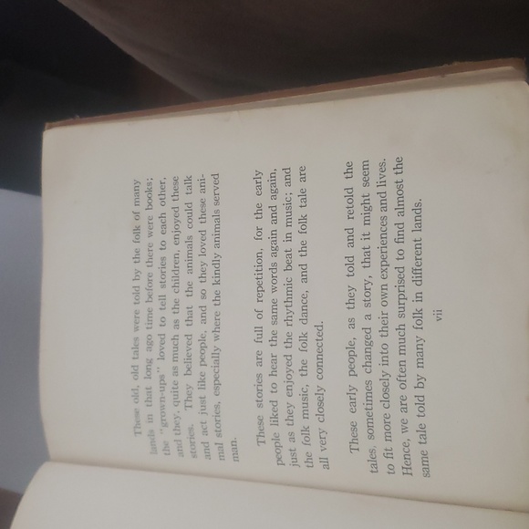 Antique 1926 Book.         "Tales if Many Folk" - Picture 3 of 4